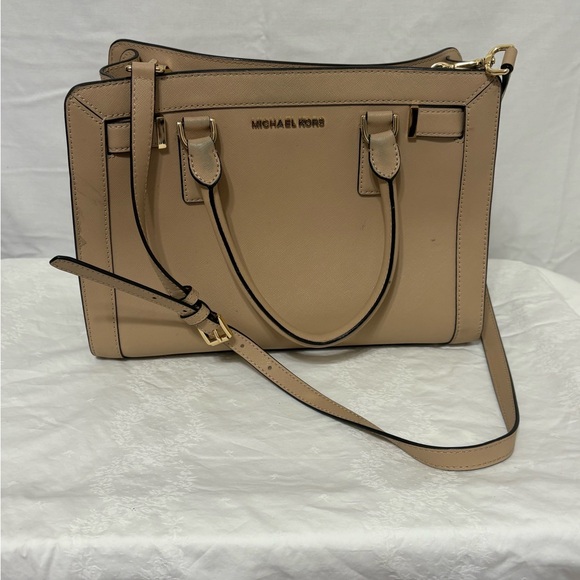Michael Kors Dillon Saffiano leather satchel in a tan or blush pink color - Picture 2 of 11